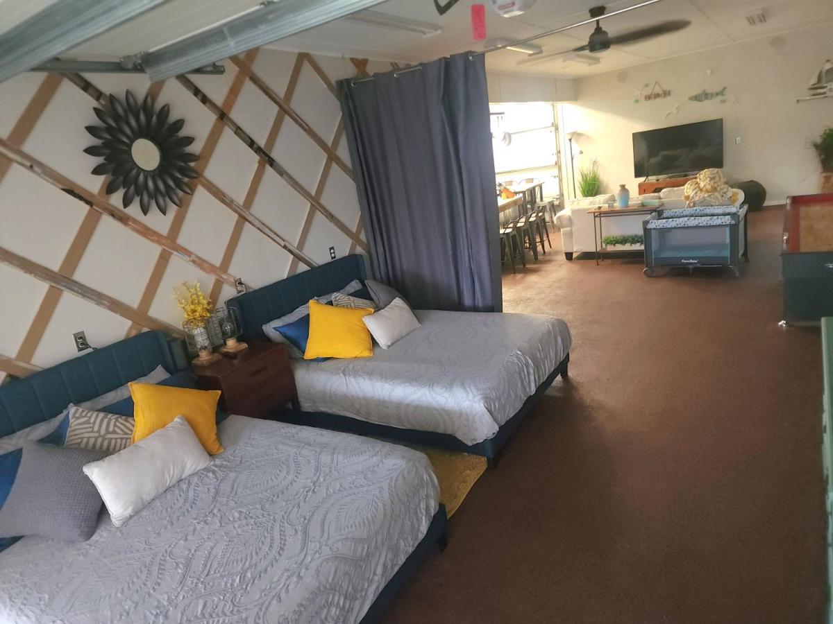 Hidden Gem Guest House بنما سيتي بيتش المظهر الخارجي الصورة